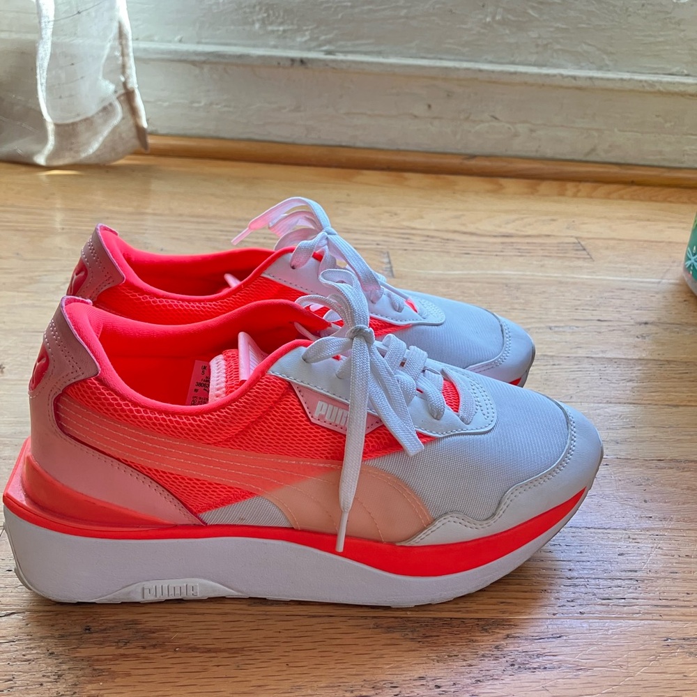 Puma cruise rider sneakers size 7